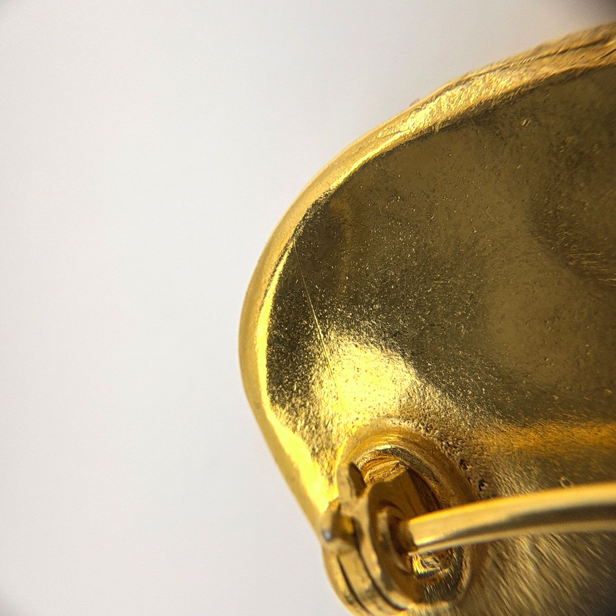 Chanel Brooch CC Logo Gold Plated — view 3