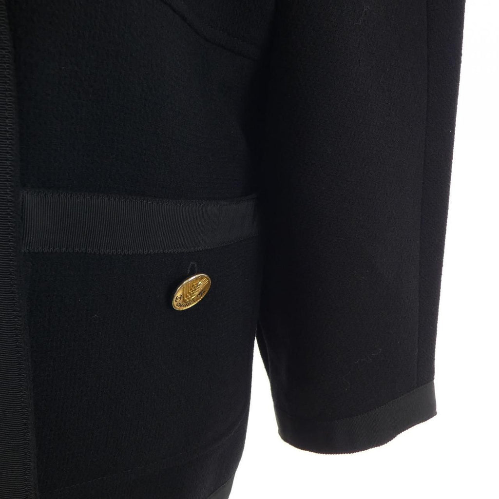 Chanel Vintage Collarless Jacket — view 6