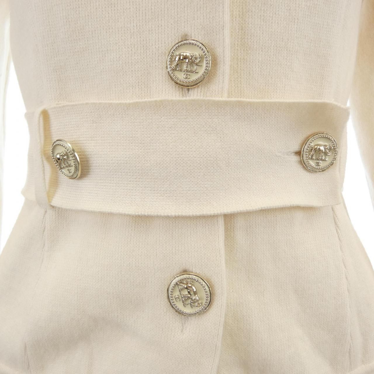 Chanel Jacket Beige — view 7