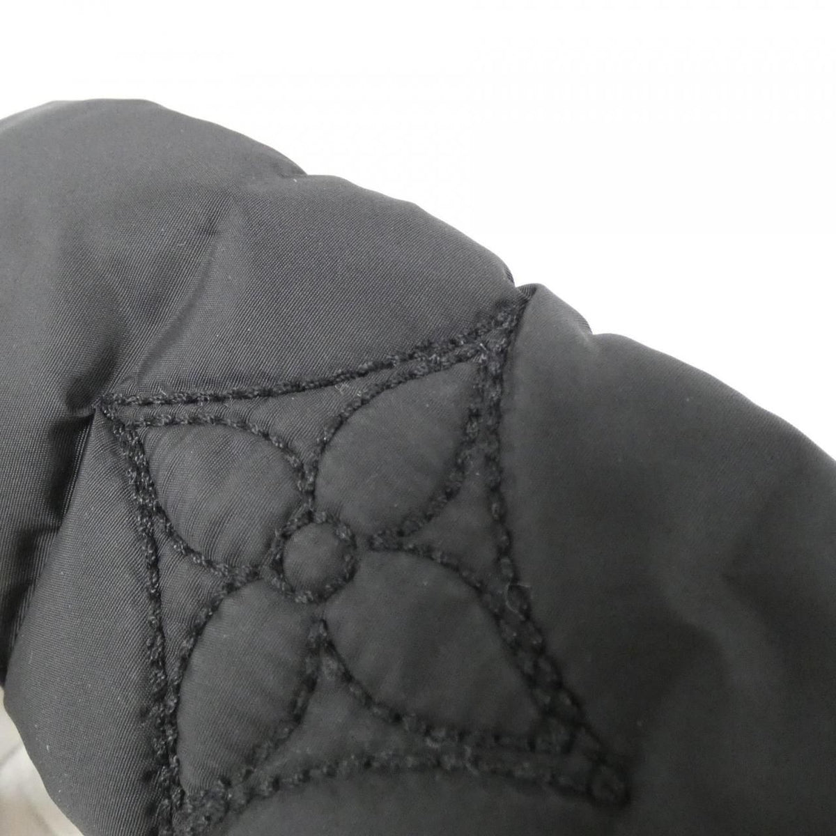 Louis Vuitton Epi Twist MM Shoulder Bag — view 8