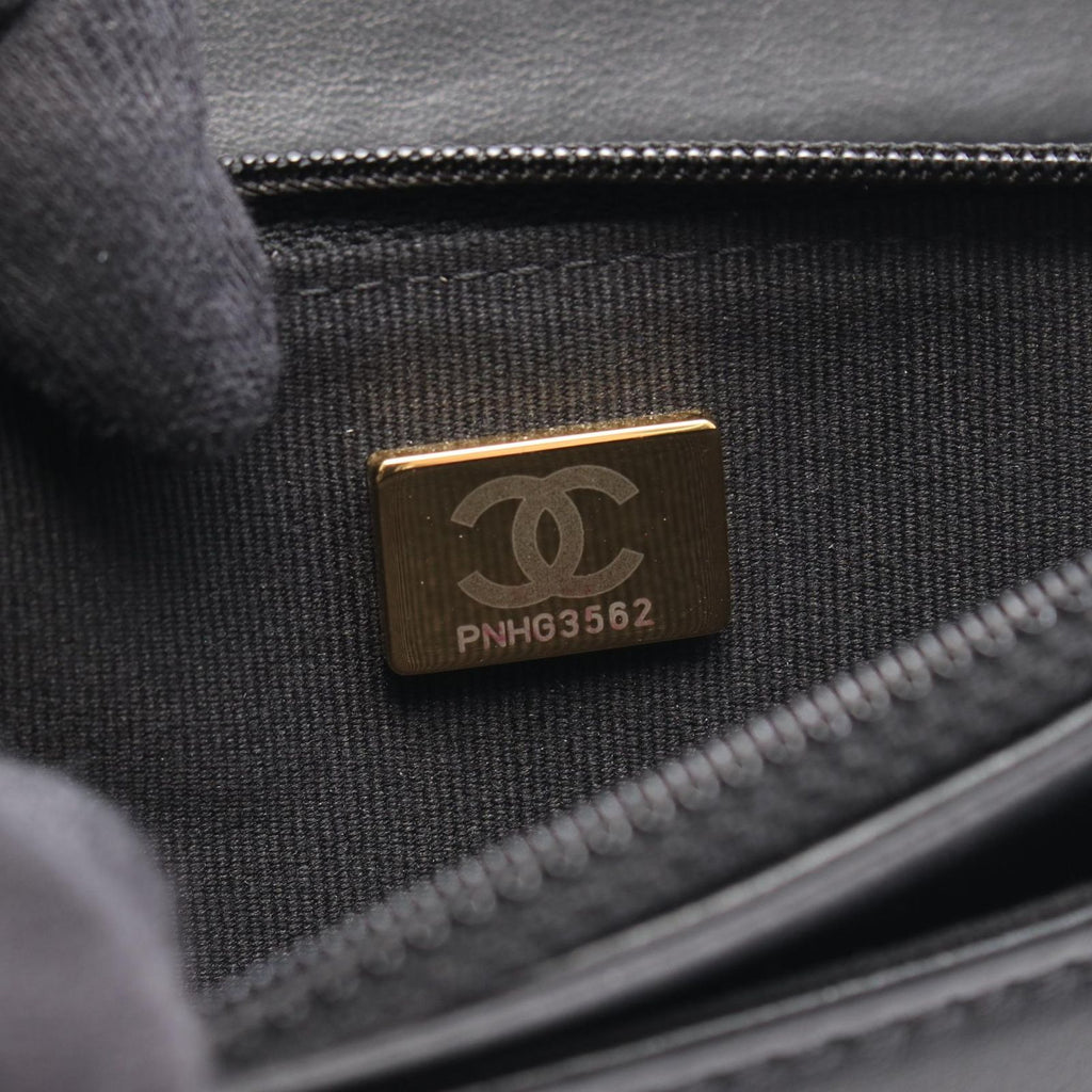 Chanel Shoulder Bag Boy Quilted Black Caviar Leather Boy Chain Wallet — view 5