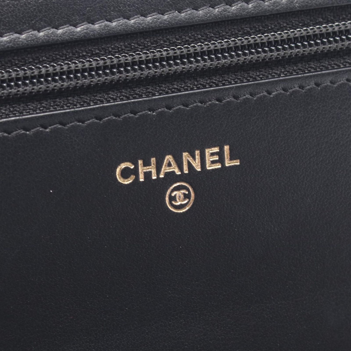 Chanel Shoulder Bag Boy Quilted Black Caviar Leather Boy Chain Wallet — view 4