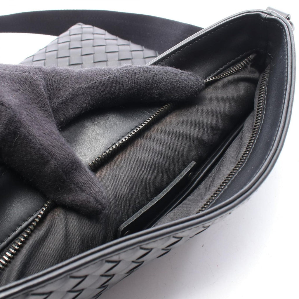 Bottega Veneta Shoulder Bag Intrecciato Black Leather — view 5