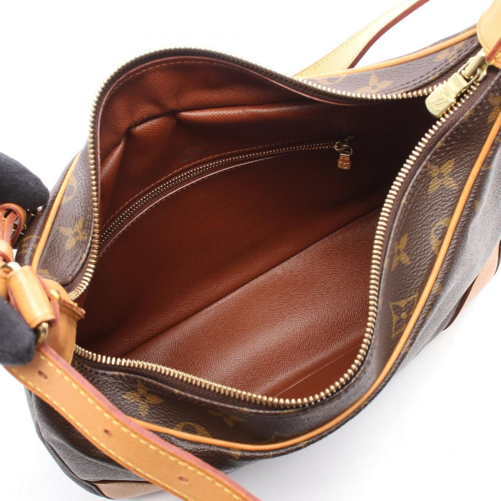Louis Vuitton Shoulder Bag Boulogne PM Monogram Canvas Leather 30 — view 3