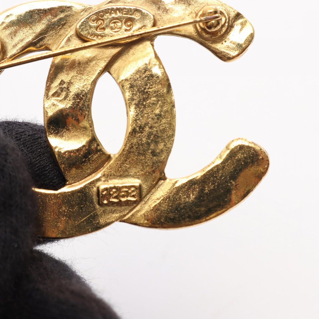 Chanel Brooch CC Logo — view 5