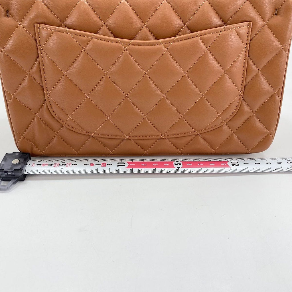 Chanel Shoulder Bag Quilted 23 — view 4