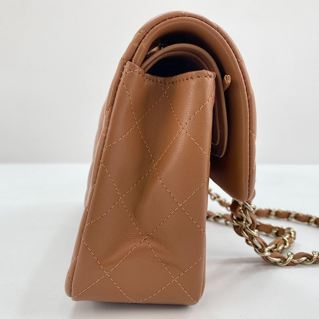 Chanel Shoulder Bag Quilted 23 — view 6