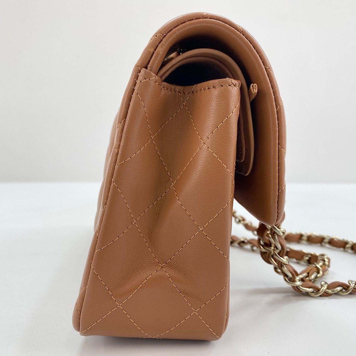 Chanel Shoulder Bag Quilted 23 — view 6