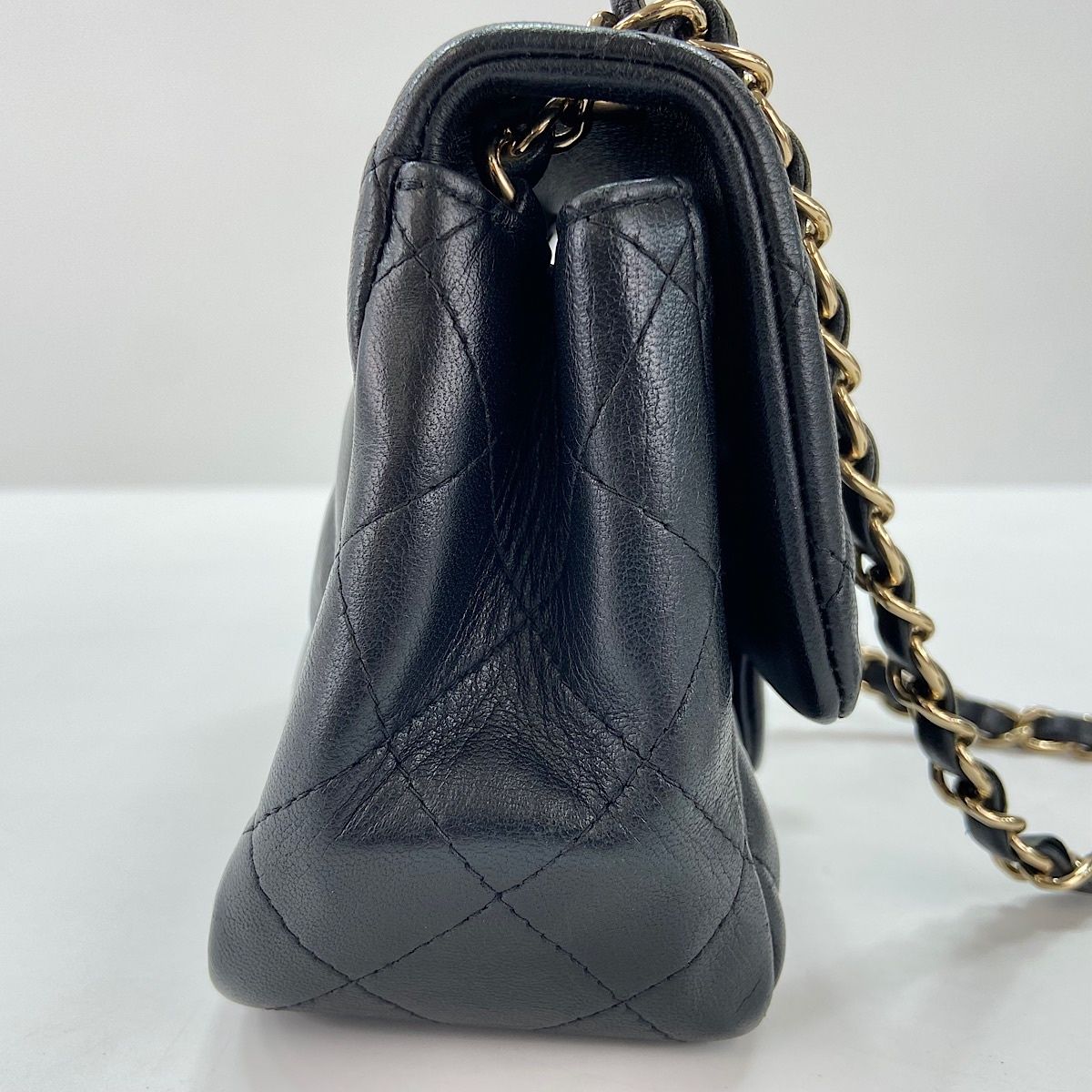Chanel Shoulder Bag Quilted — view 6