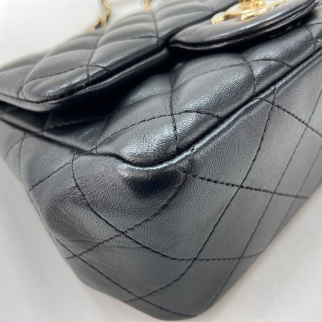 Chanel Shoulder Bag Quilted — view 8