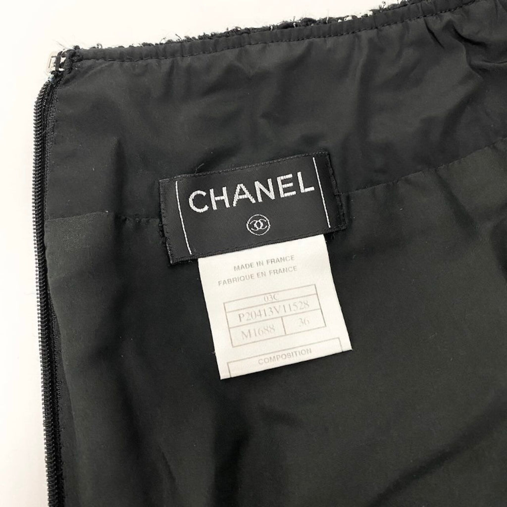 Chanel Vintage Tweed Skirt Knee Length Logo Plate White Wool — view 7