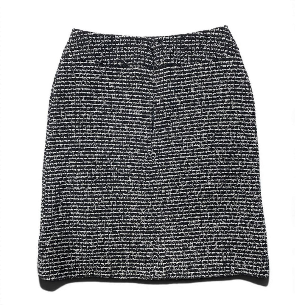 Chanel Vintage Tweed Skirt Knee Length Logo Plate White Wool — view 3