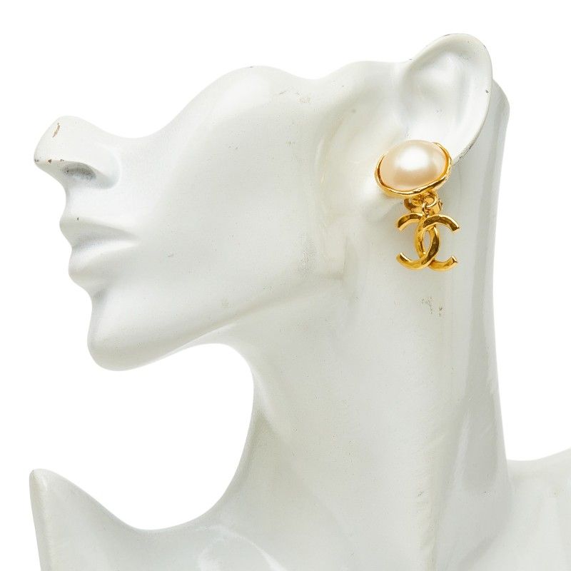 Chanel CC Logo Vintage Swing Earrings 95 Gold Plated Faux Pearl — view 5
