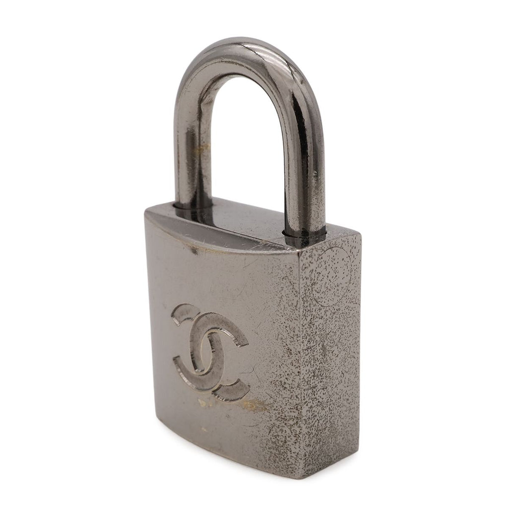 Chanel Padlock Key New Travel Line Carry Case Metal Silver — view 4