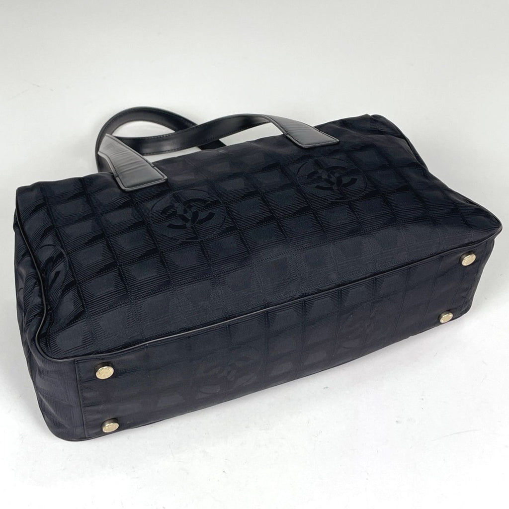 Chanel New Travel Line Handbag CC Logo Nylon Jacquard Black — view 2