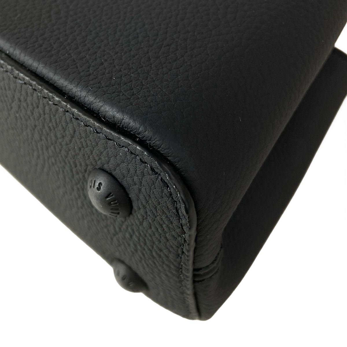 Louis Vuitton Handbag Capucines Ewmini All Black Leather Cowhide — view 8