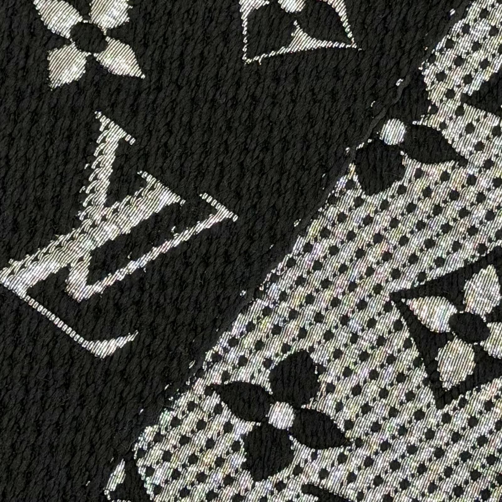 Louis Vuitton Echarpe Logomania Shine Wool Silk Monogram Fringe Scarf Black — view 4