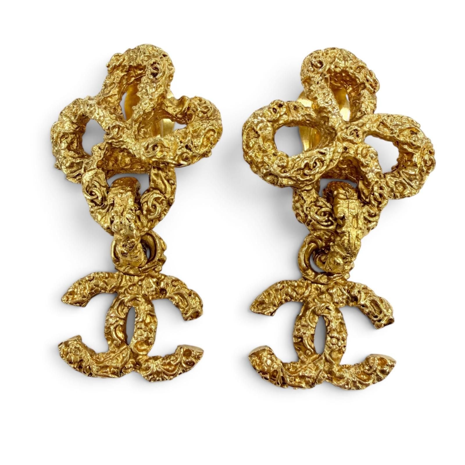 Chanel Vintage Metal Lava Flower CC Logo Swing Earrings Gold