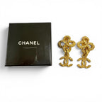 Chanel Vintage Metal Lava Flower CC Logo Swing Earrings Gold — view 2