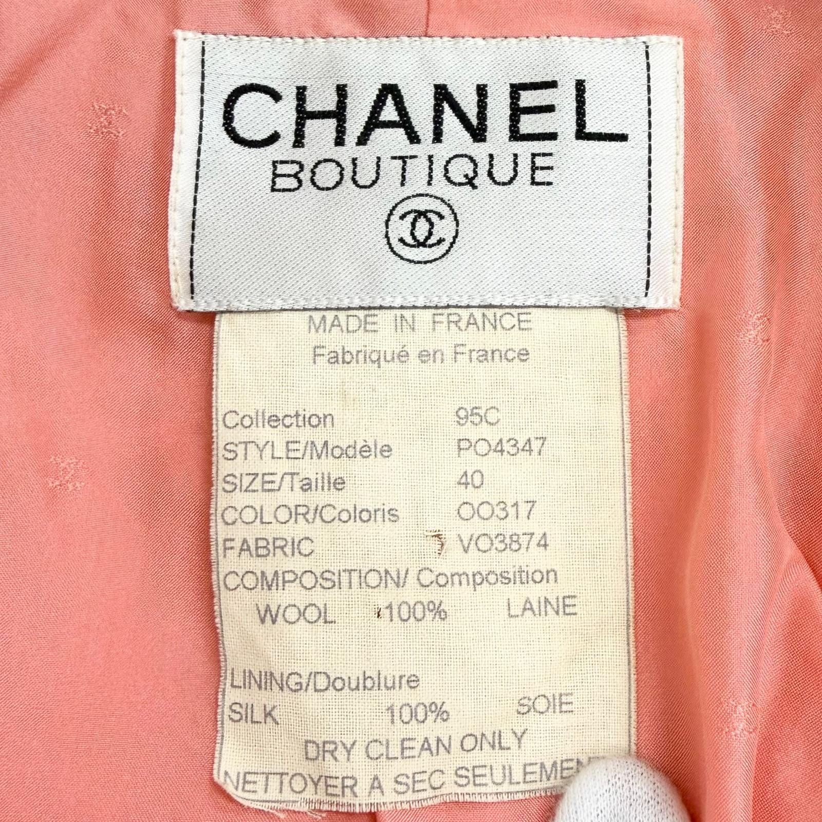 Chanel Vintage 95c Wool CC Logo Mirror Button Short Jacket Pink 40 French — view 7