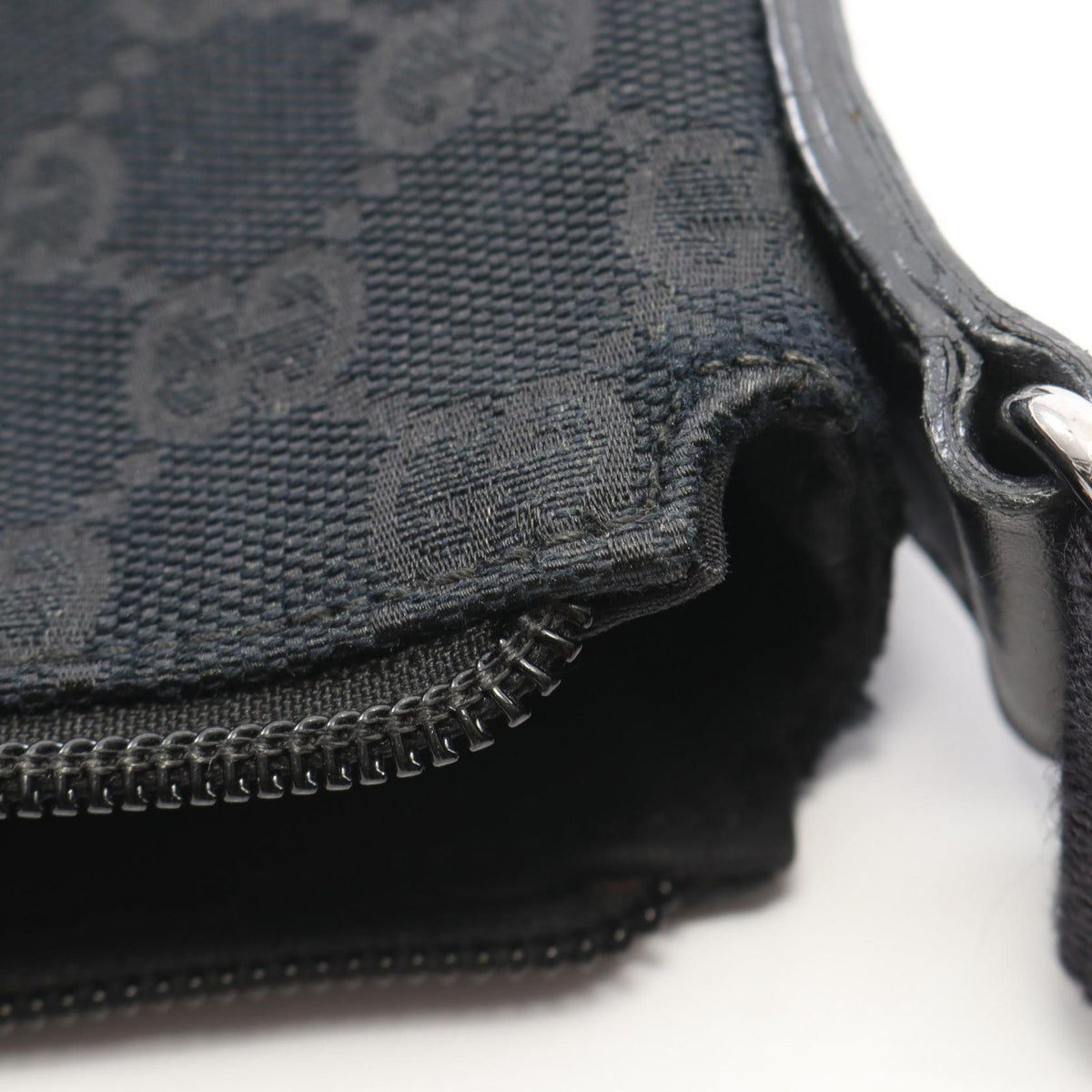 Gucci Shoulder Bag GG Canvas Black — view 8