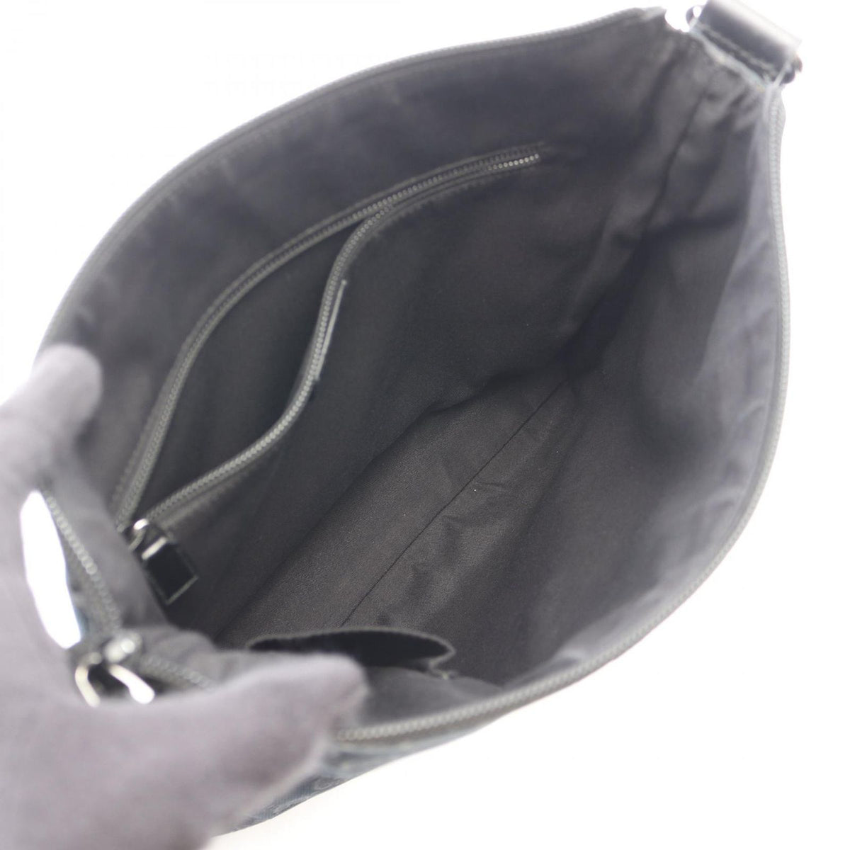 Gucci Shoulder Bag GG Canvas Black — view 3