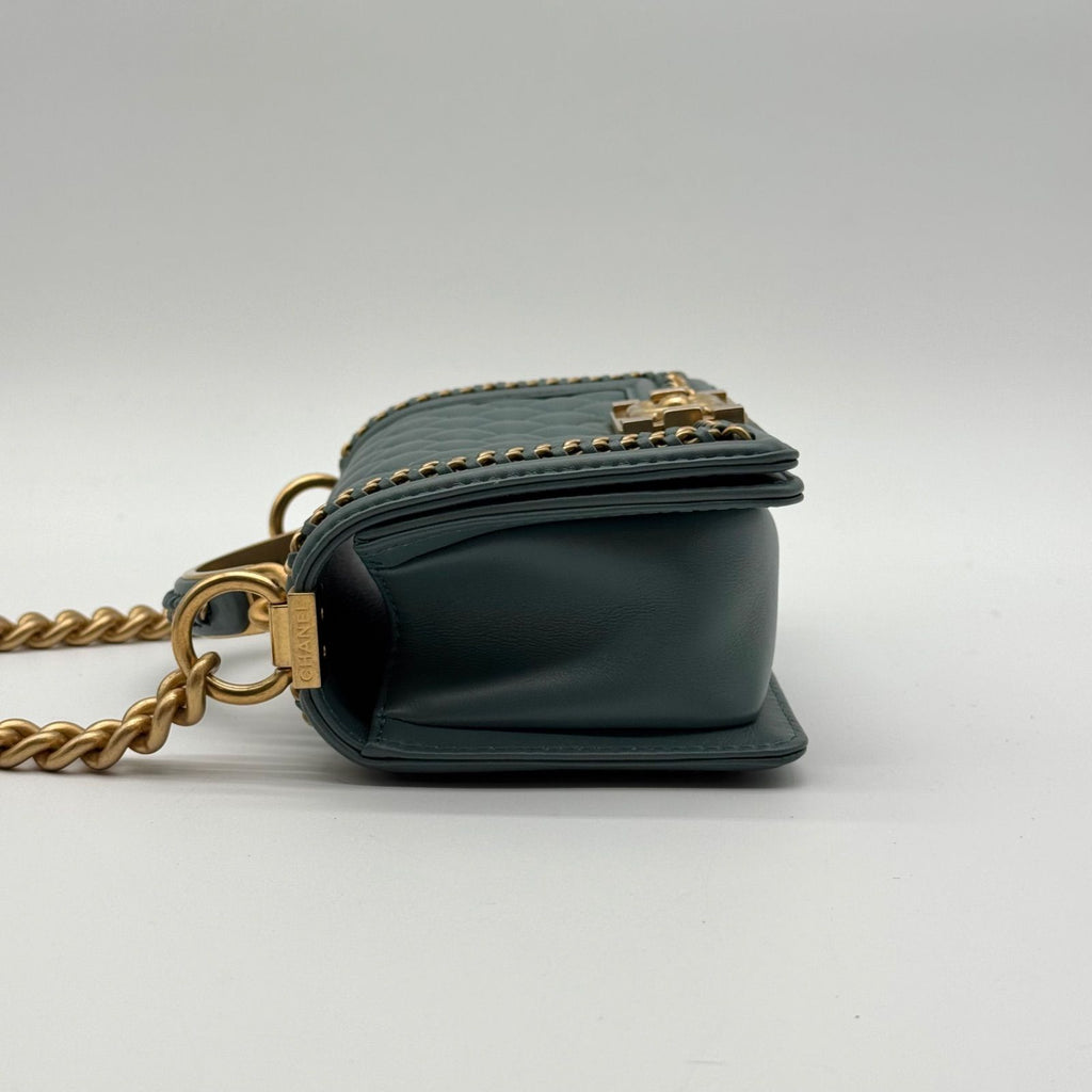 Chanel Shoulder Bag Boy Top Handle CC Logo Leather — view 3