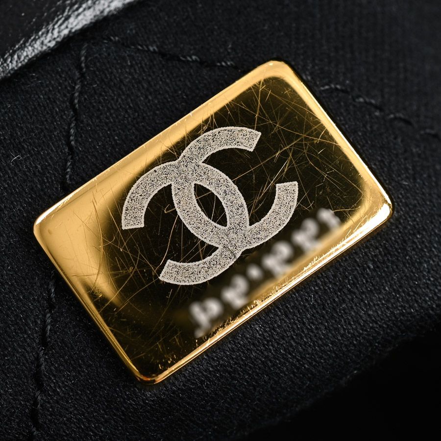 Chanel Shoulder Bag 22 Mini — view 7