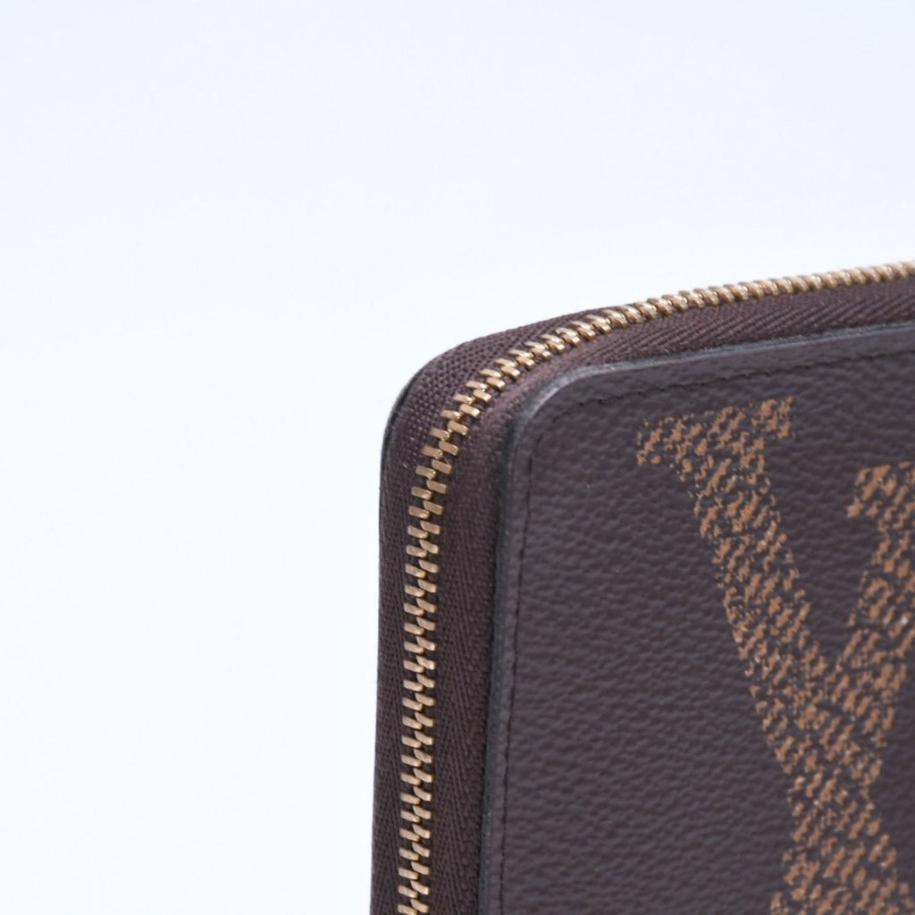 Louis Vuitton Zippy Coin Purse Monogram Giant Brown — view 7