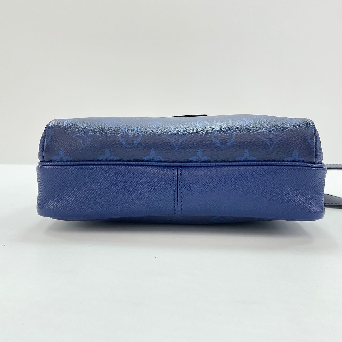 Louis Vuitton Shoulder Bag Messenger PM — view 7