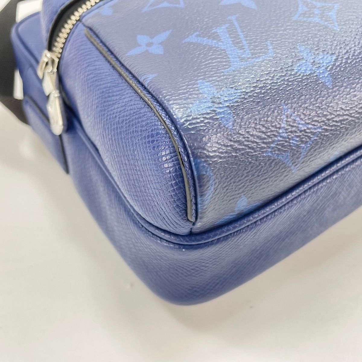 Louis Vuitton Shoulder Bag Messenger PM — view 8
