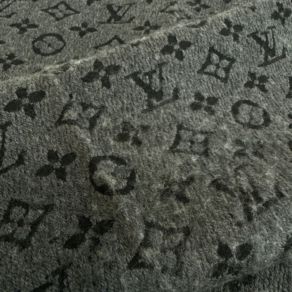 Louis Vuitton Echarpe Monogram Classic Scarf — view 5