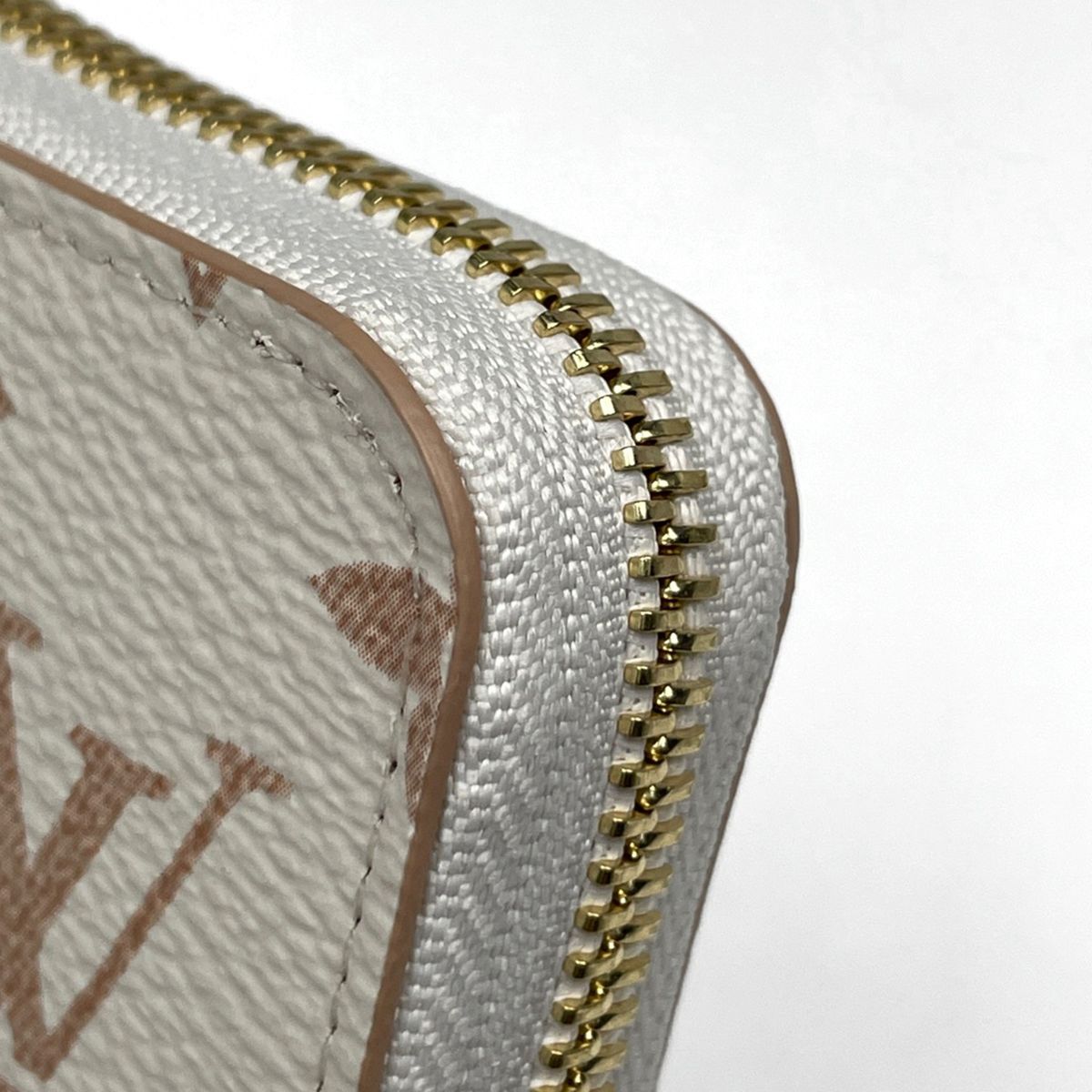 Louis Vuitton Zippy Wallet Zip Around Monogram Dune — view 4
