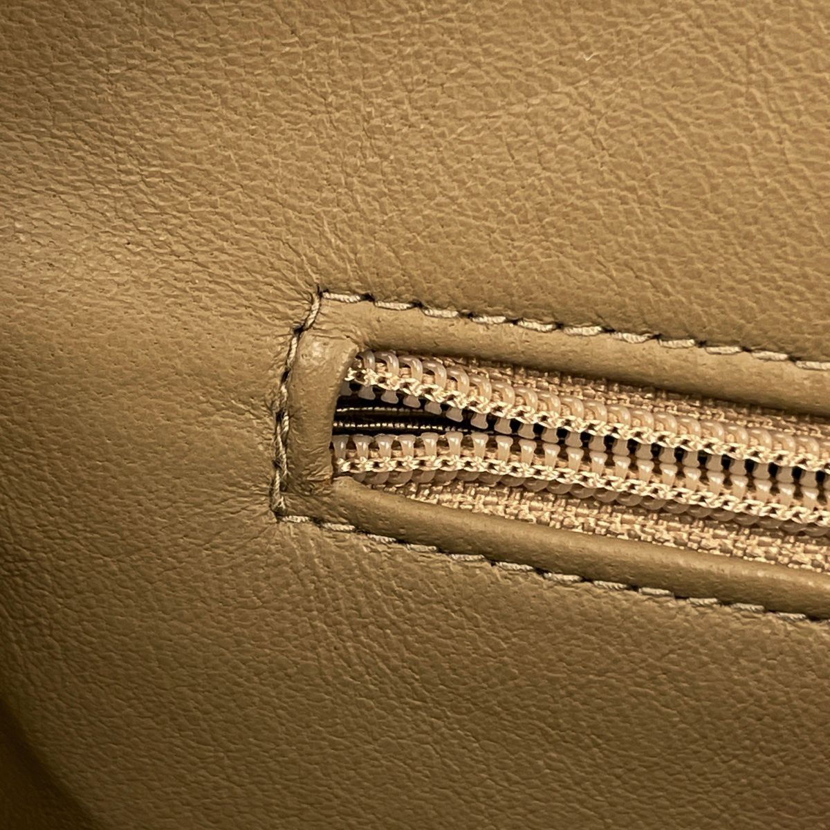 Chanel Shoulder Bag CC Logo Mademoiselle Leather Beige — view 8