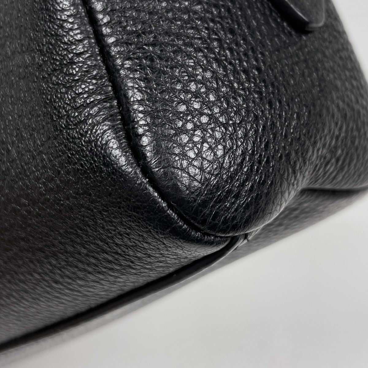 Prada Makeup Pouch Leather Nero — view 3