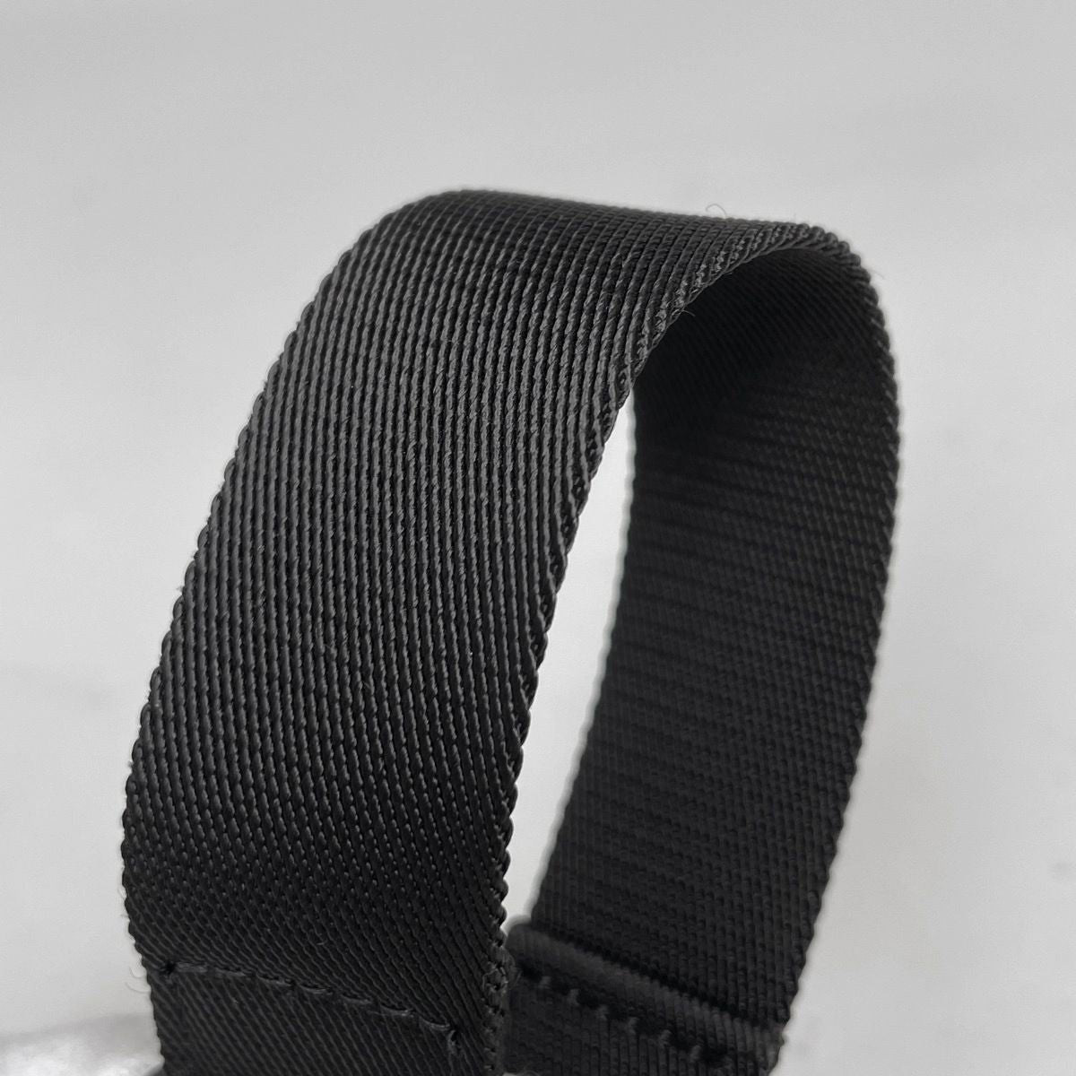 Louis Vuitton Discovery Bum Bag PM Monogram Shadow Waist Noir — view 6