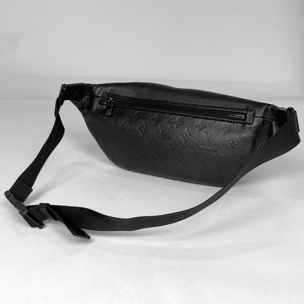 Louis Vuitton Discovery Bum Bag PM Monogram Shadow Waist Noir — view 2
