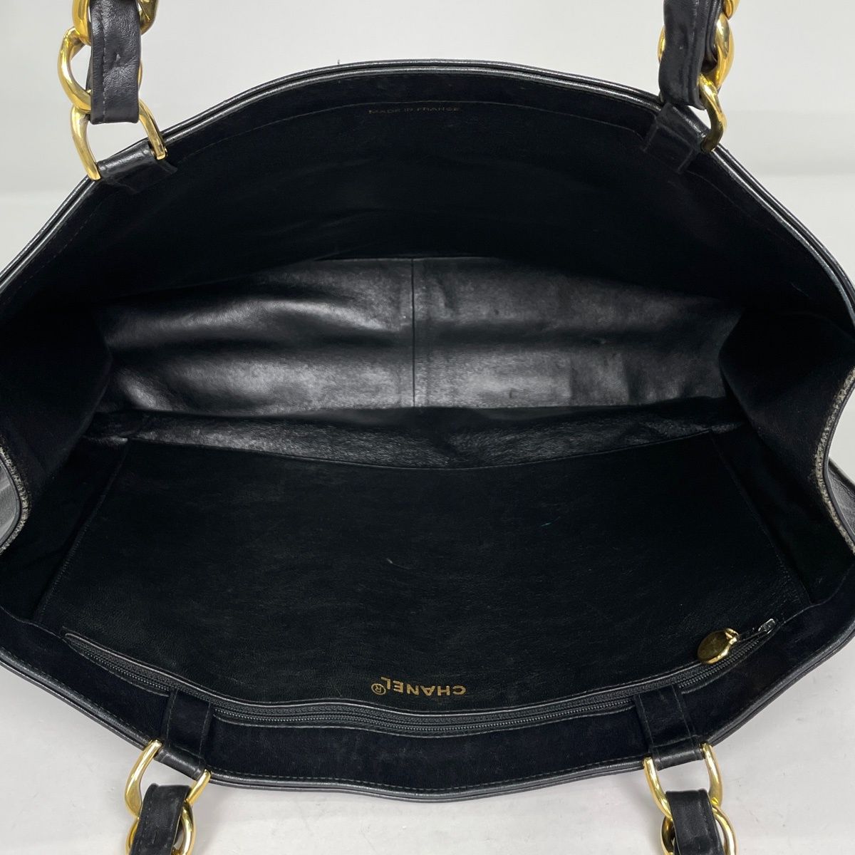 Chanel Tote CC Logo Leather Black — view 8