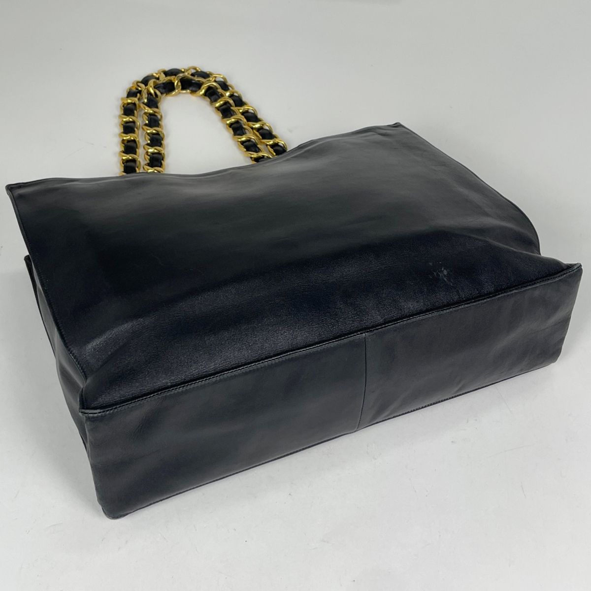 Chanel Tote CC Logo Leather Black — view 2