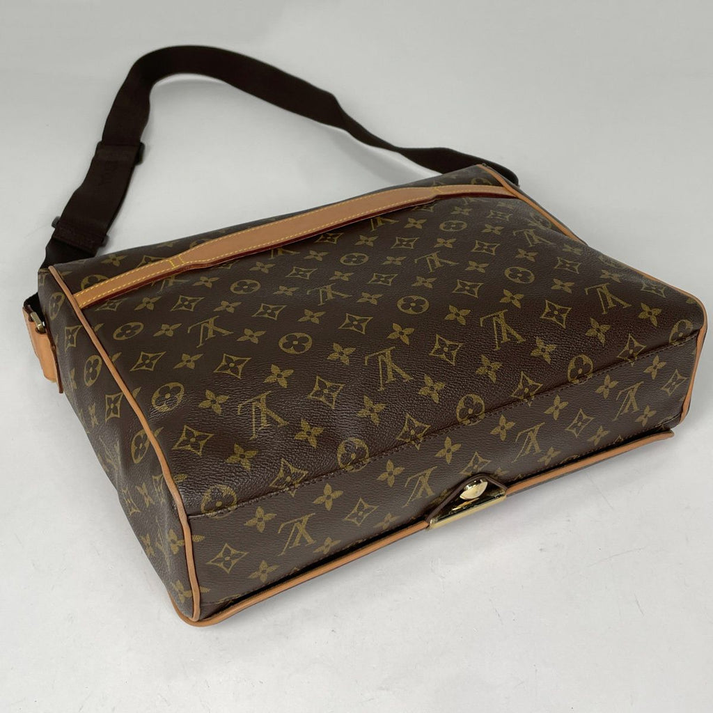 Louis Vuitton Aves Shoulder Bag Monogram Brown — view 2