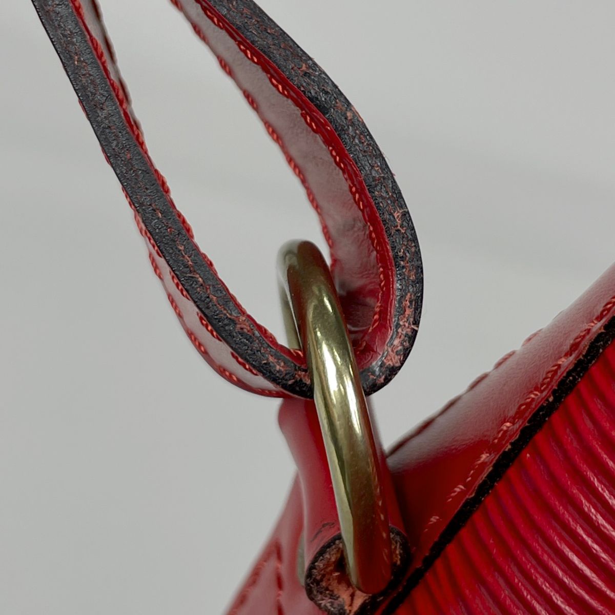 Louis Vuitton Noe Shoulder Bag Drawstring Epi Castilian — view 4