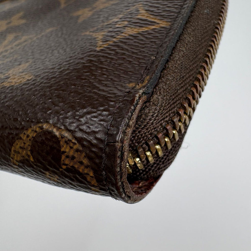 Louis Vuitton Coin Case Round Zip Monogram Brown — view 4