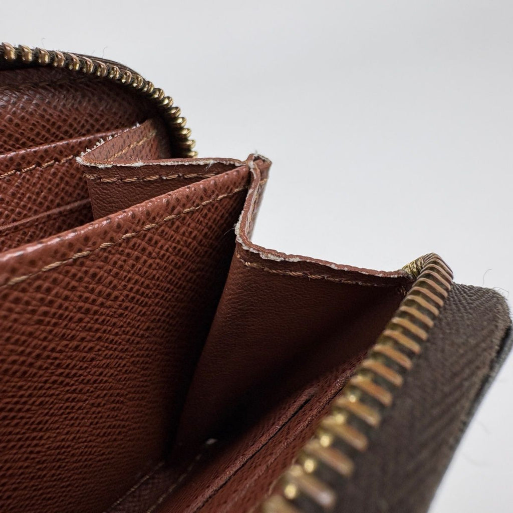 Louis Vuitton Coin Case Round Zip Monogram Brown — view 6