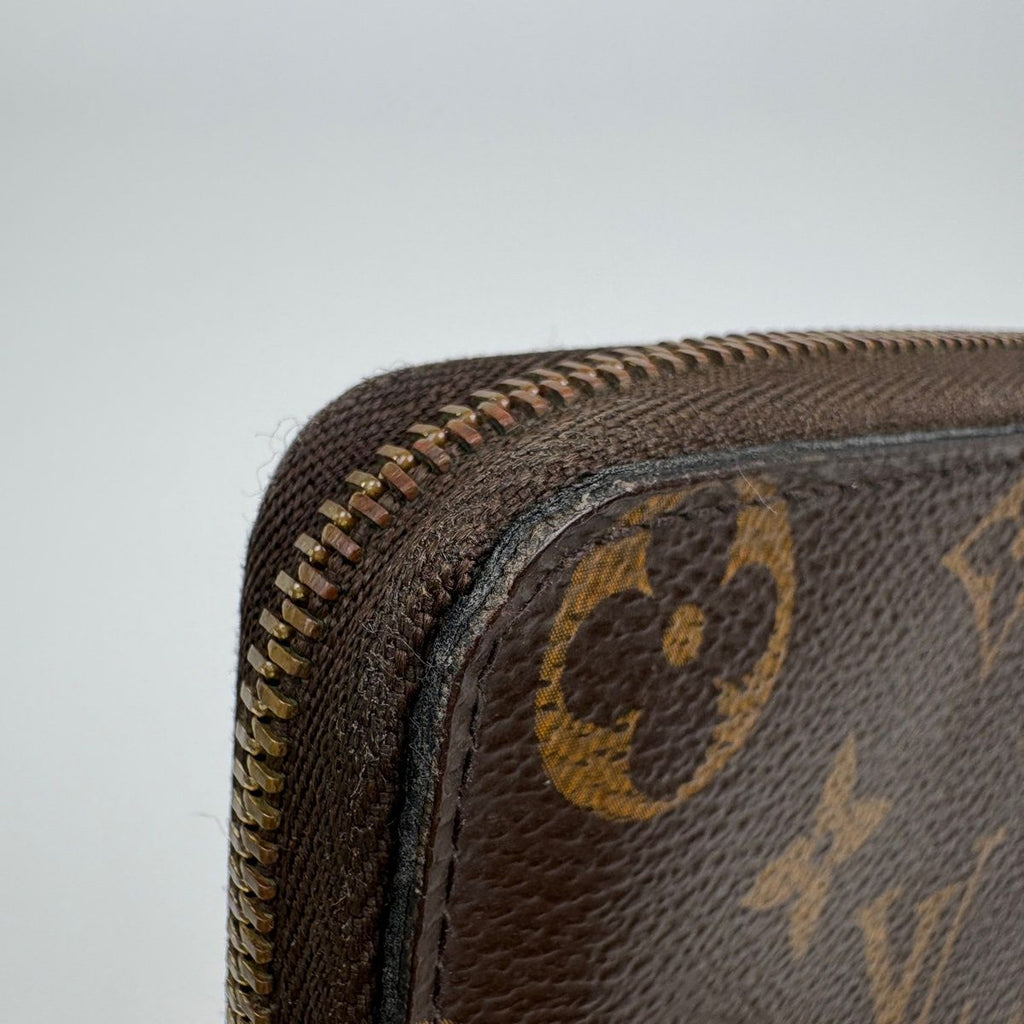 Louis Vuitton Coin Case Round Zip Monogram Brown — view 5
