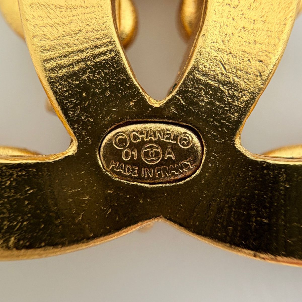 Chanel Brooch CC Logo Color Stone Gold — view 5