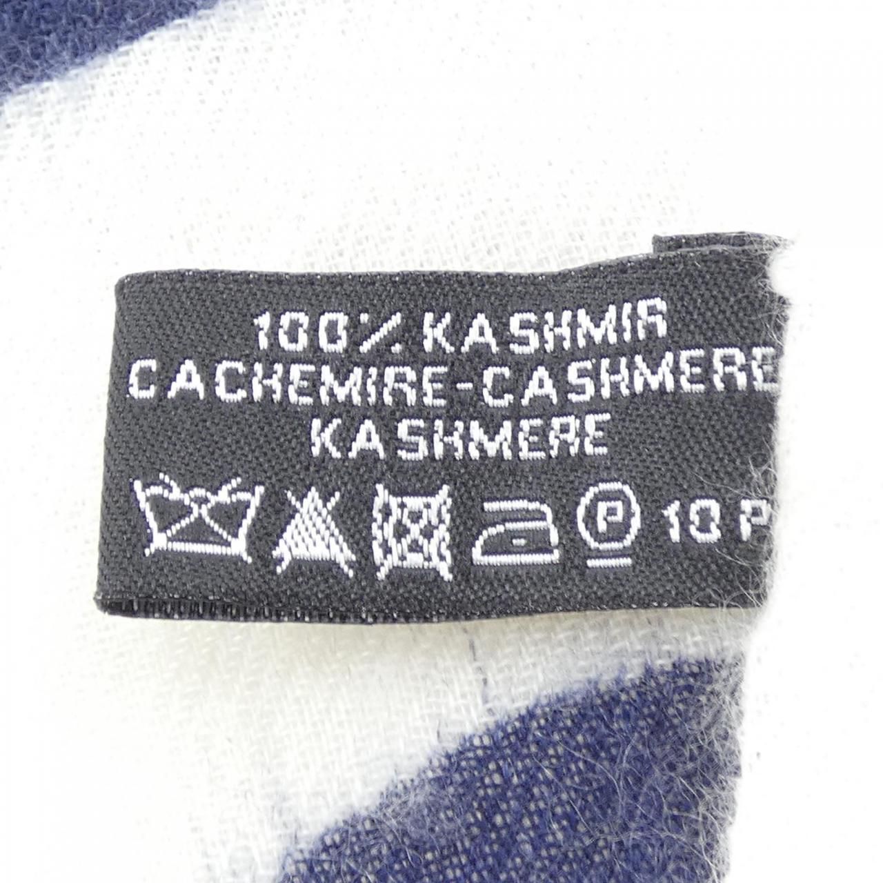 Chanel Scarf White — view 3