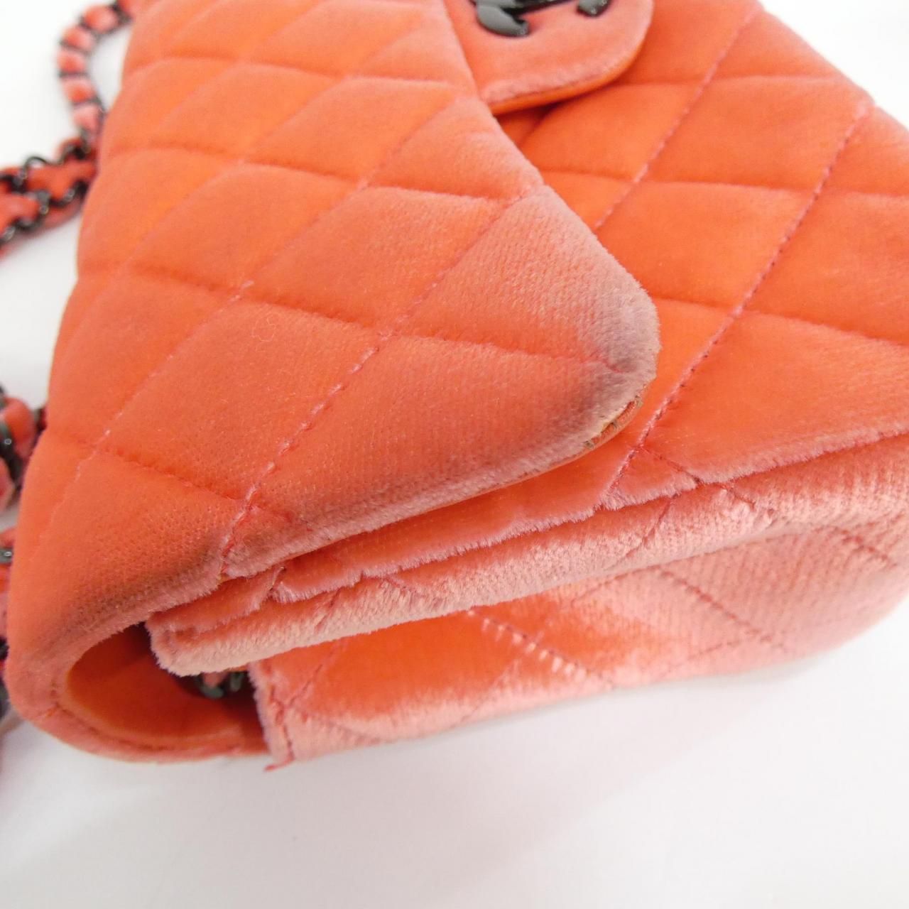 Chanel Shoulder Bag Pink — view 3