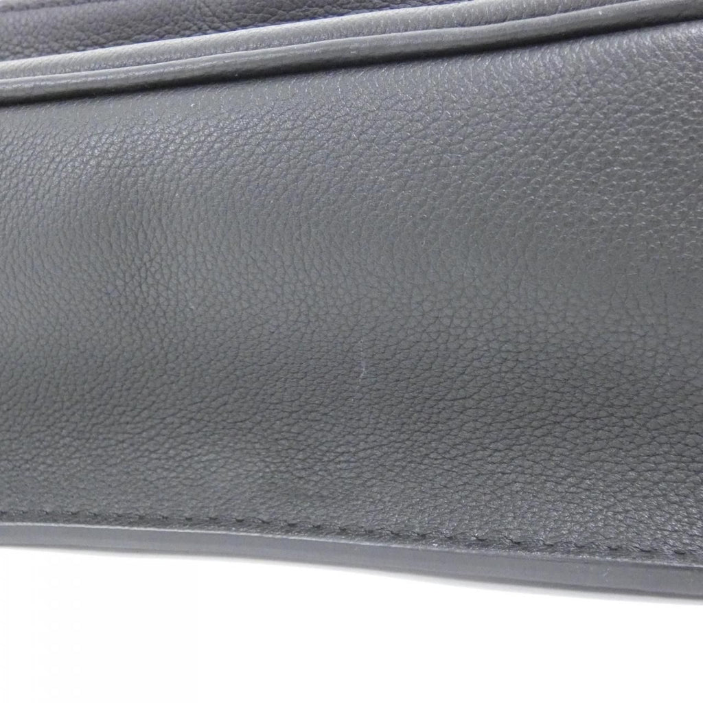 Louis Vuitton Lockme Chain Shoulder — view 3