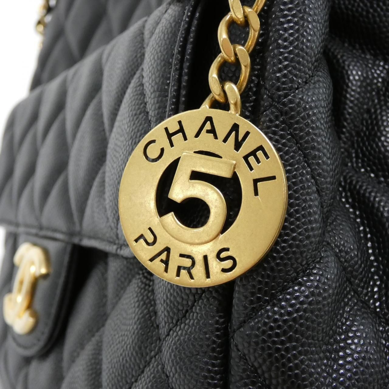 Chanel Shoulder Bag Black — view 4