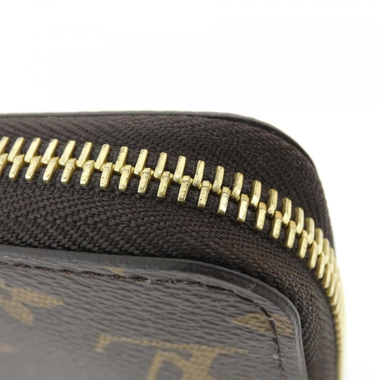 Louis Vuitton Monogram Zippy Wallet — view 4